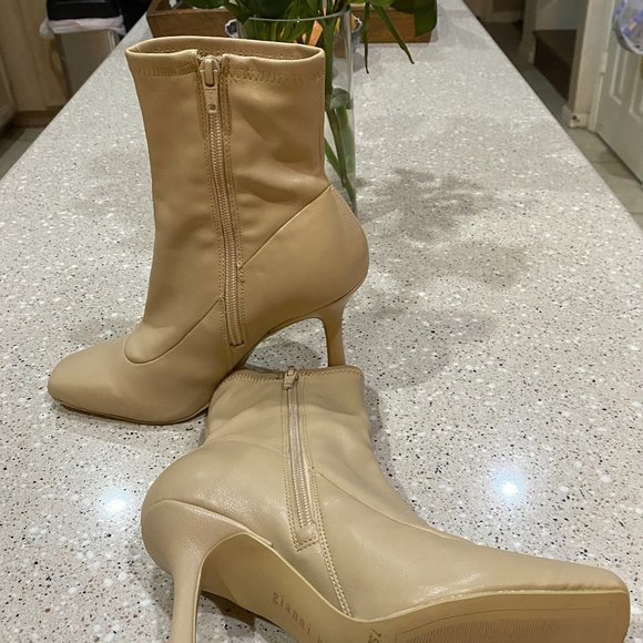 Gianni Bini Women's Ankle High Zip Boots - Picture 3 of 6